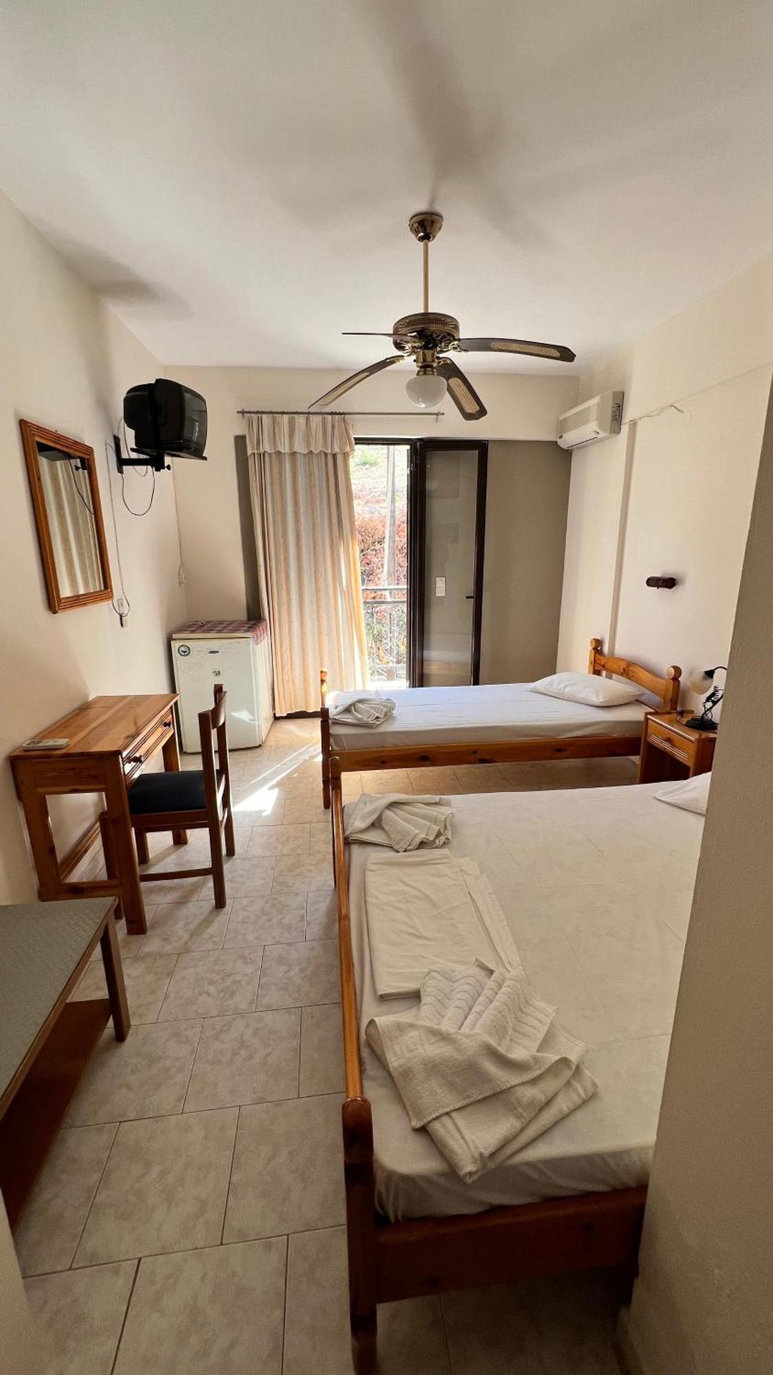Michaela Hotel Poros  Bagian luar foto