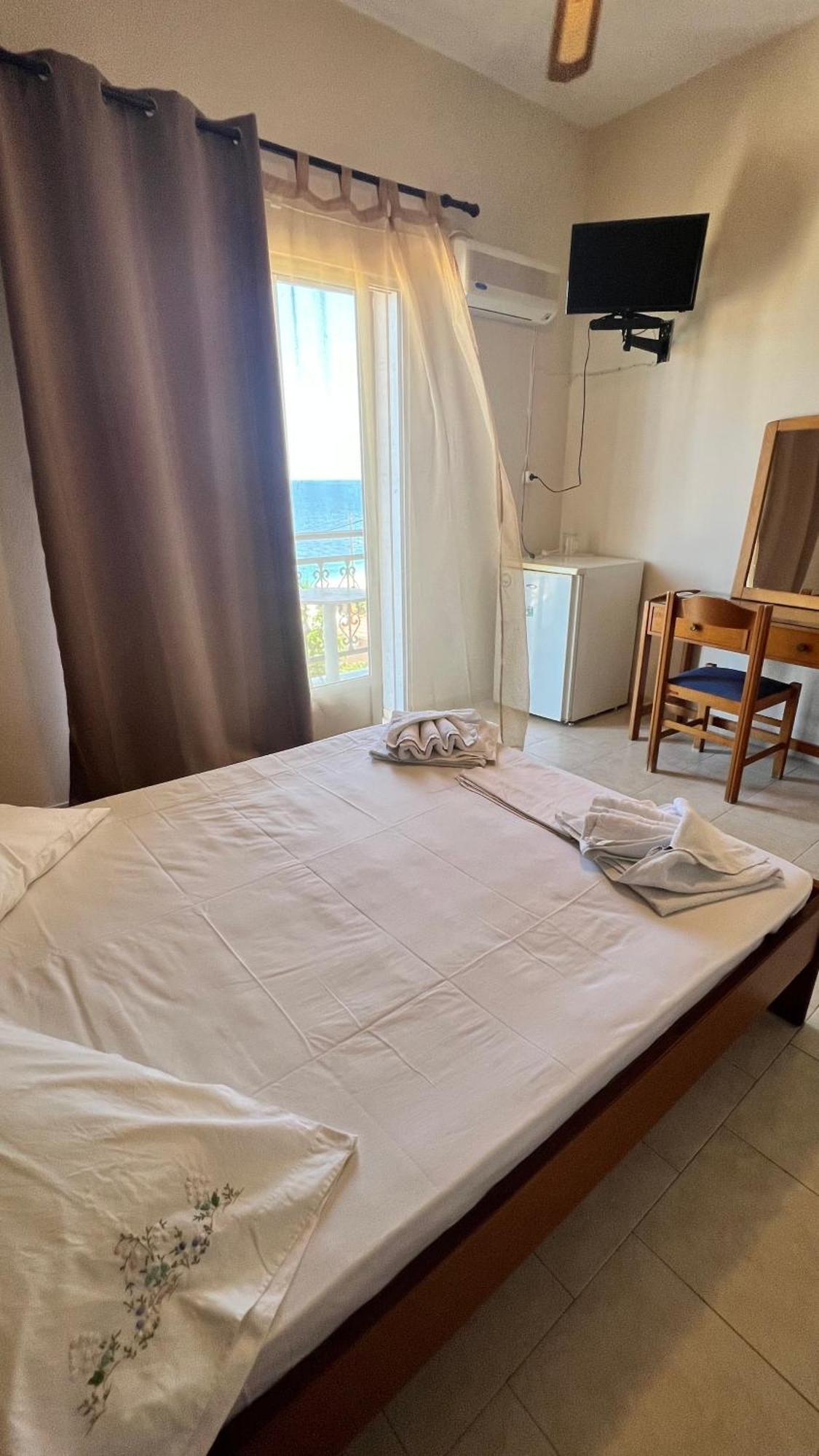 Michaela Hotel Poros  Bagian luar foto