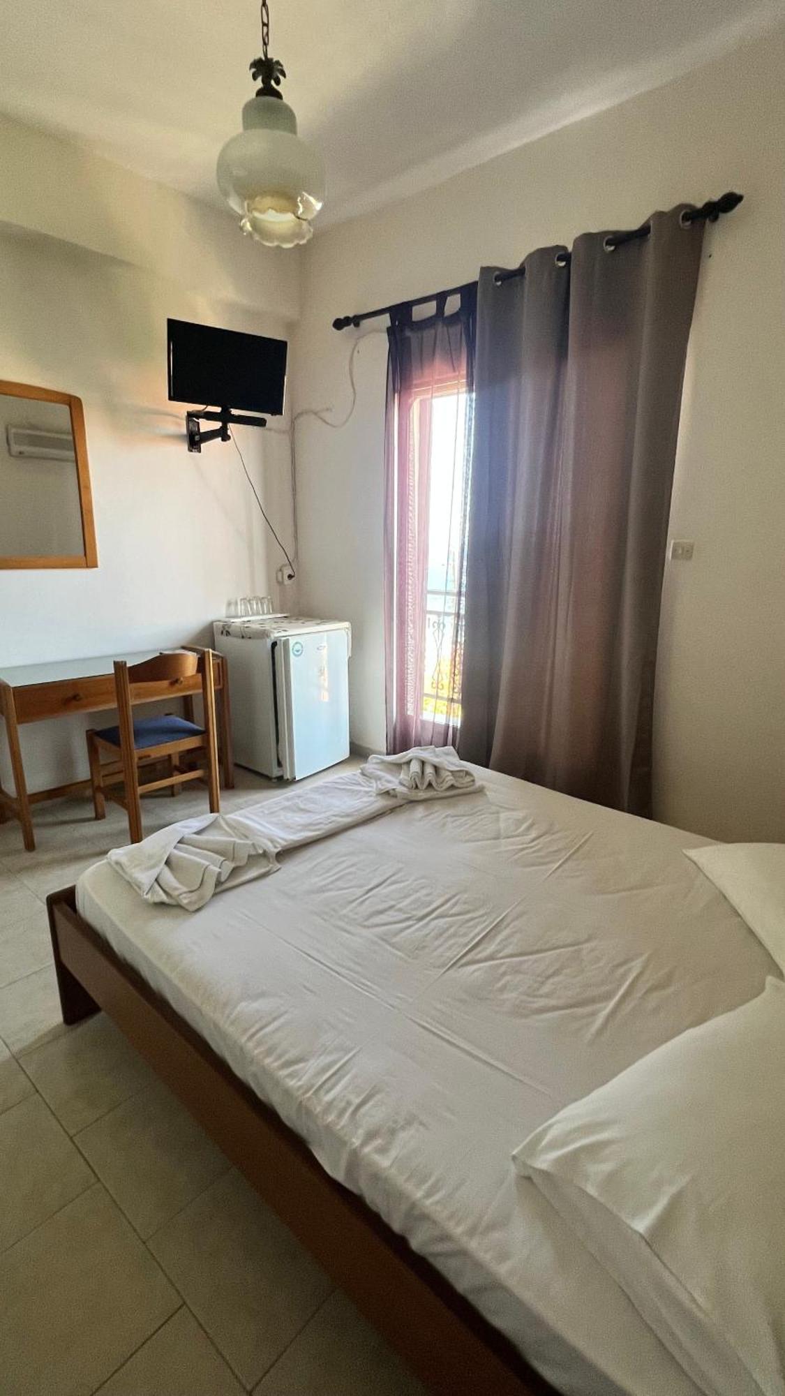 Michaela Hotel Poros  Bagian luar foto
