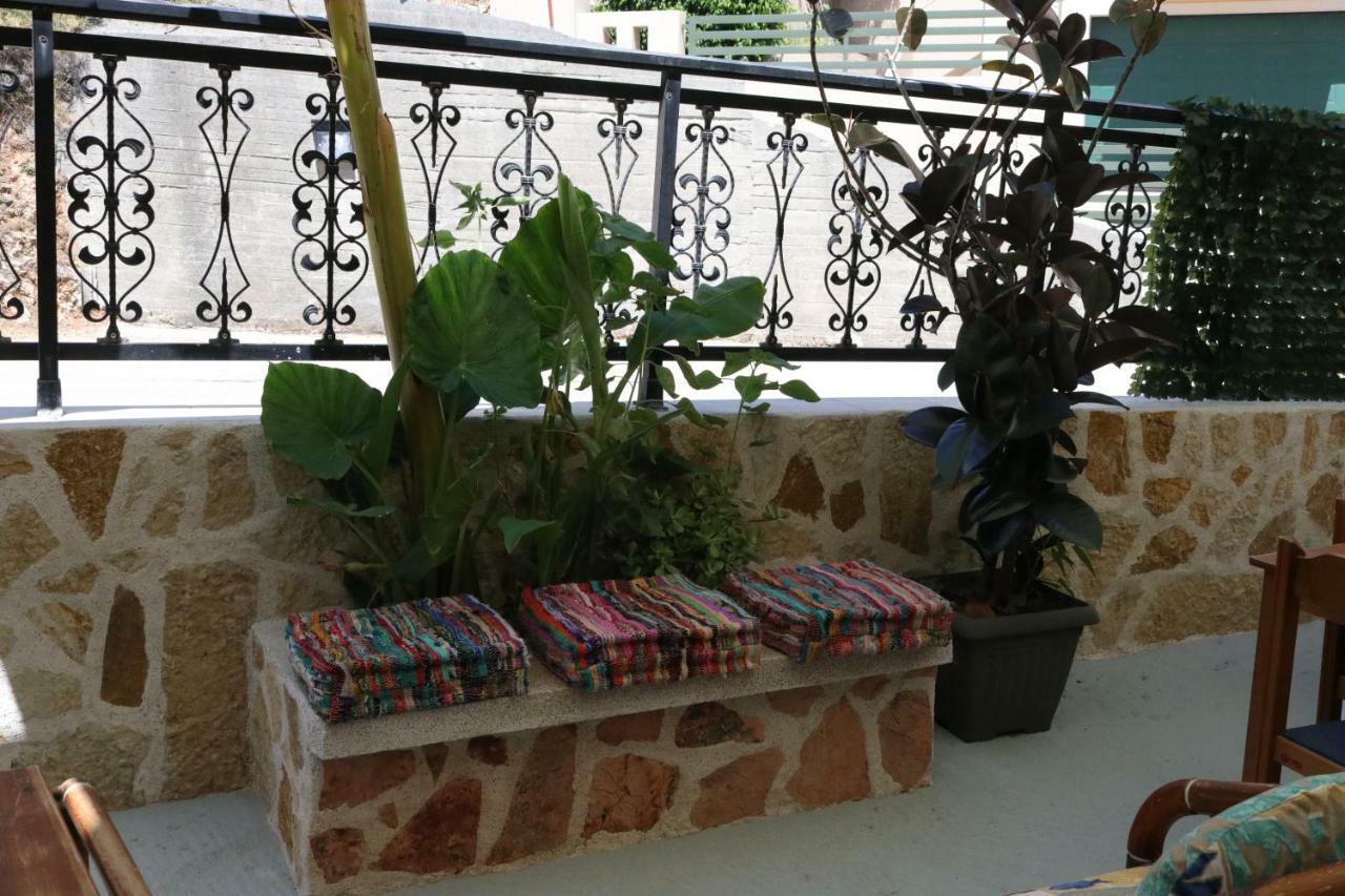 Michaela Hotel Poros  Bagian luar foto
